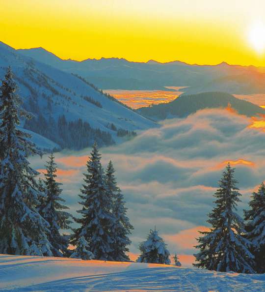 Winterlandschaft bei Sonnenuntergang