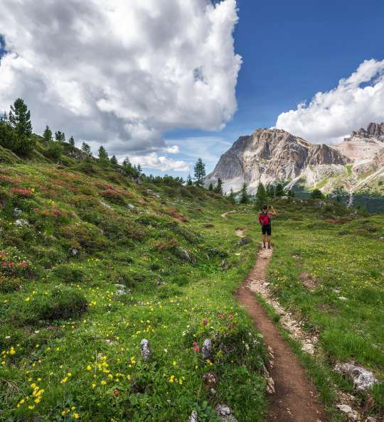 Wanderer in den Dolomiten in Südtirol