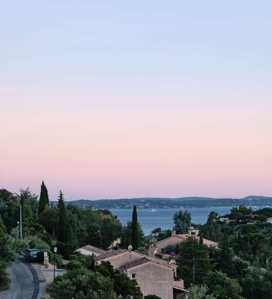 Die Cote d'Azur bei Sonnenuntergang